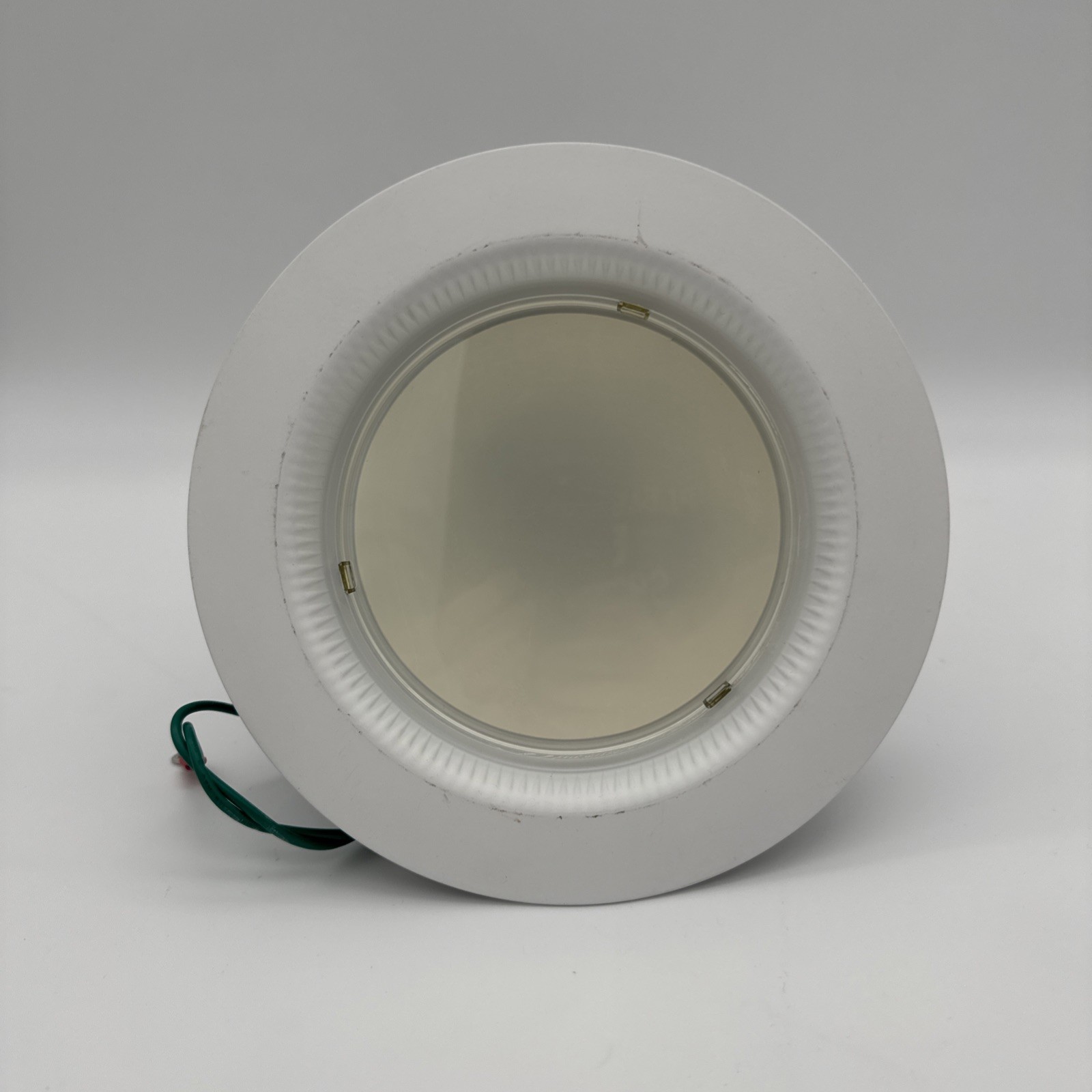 One Cree LR6 LED Lighting No. 250.0 12W 100mA 2700K 6”