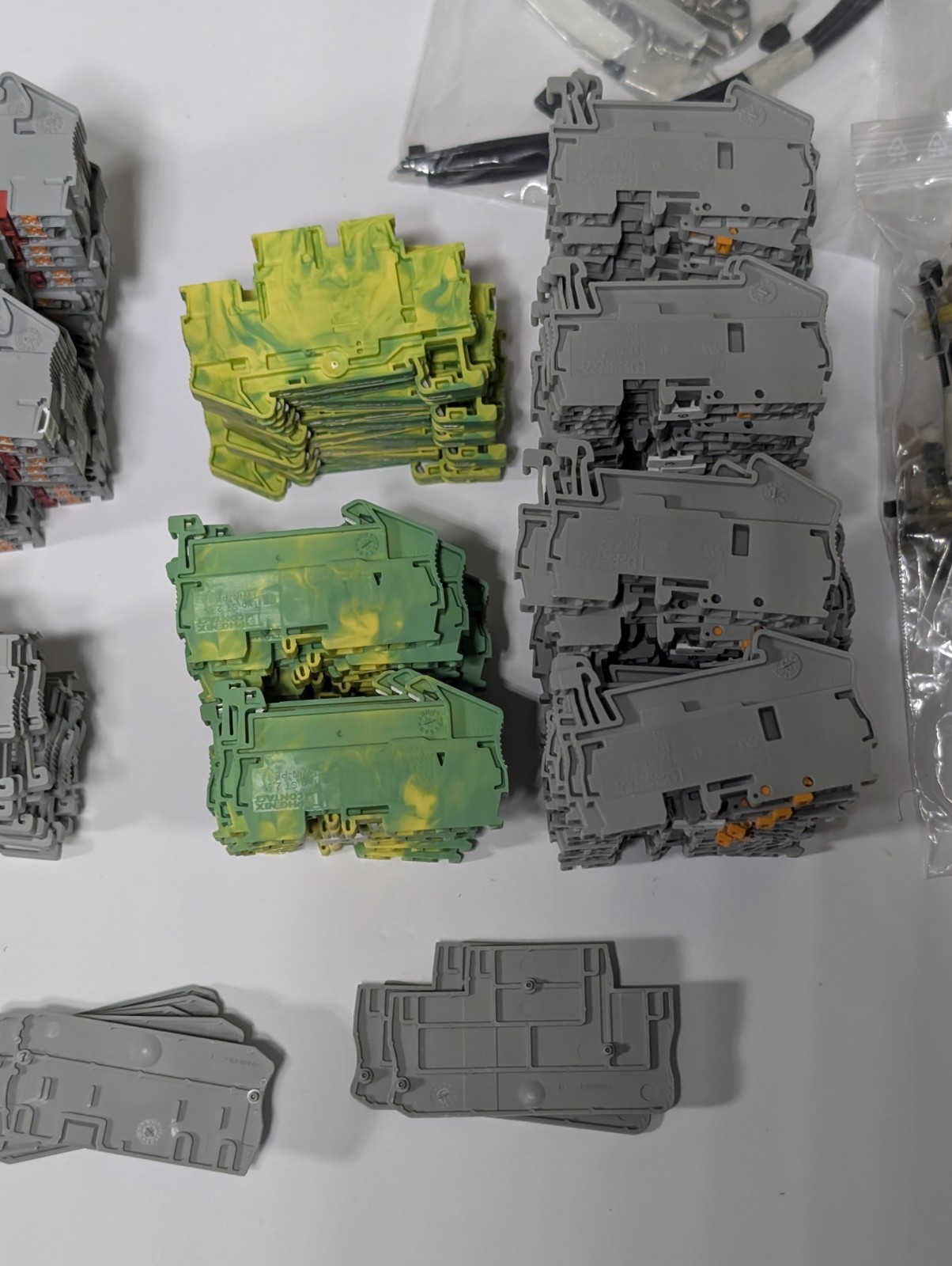 NEW MIXED LOT EATON / PHOENIX CONTACT DIN RAIL TERMINAL BLOCKS + END COVERS