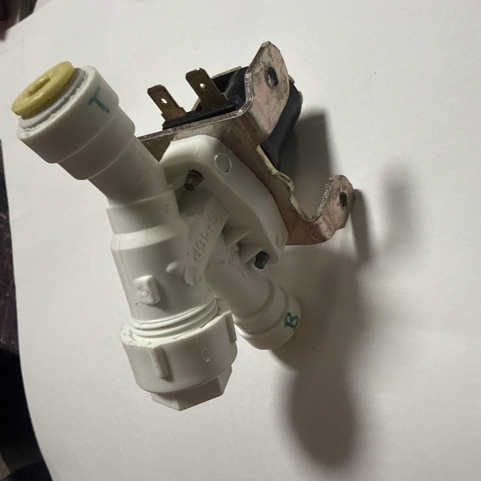 Elkay 35981C Valve – Solenoid 1/4″ – 1/4″, White by Robertshaw