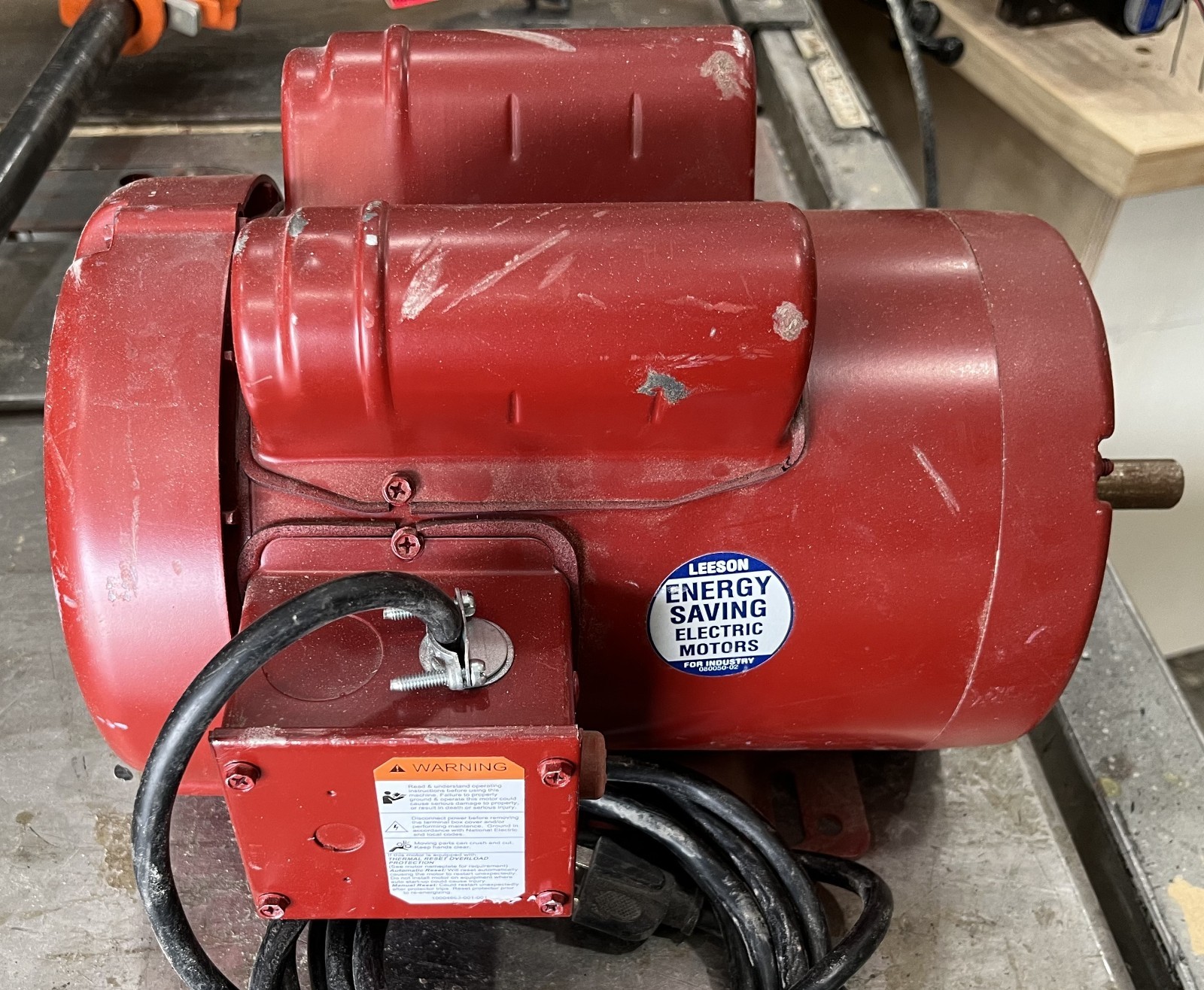 Leeson 113938.00 1.5HP 1725rpm 56HZ Frame TEFC 115/208-230V Farm Duty Motor