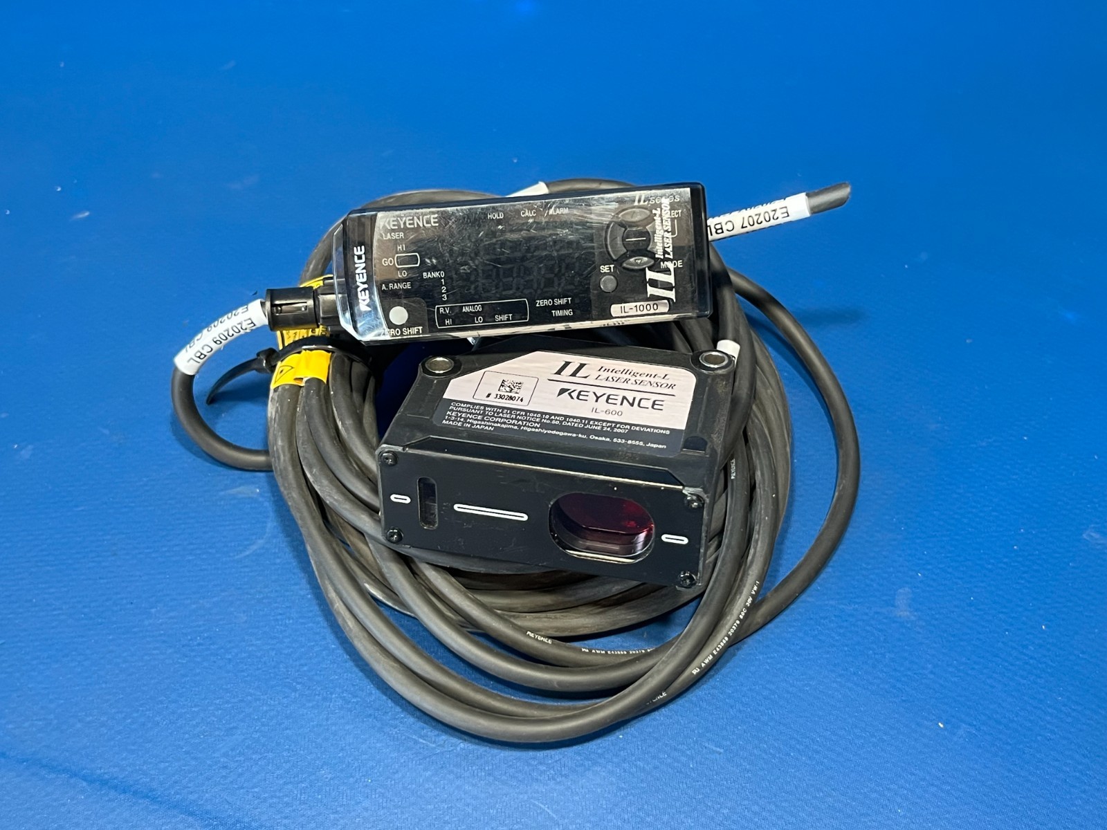 KEYENCE IL-600 SENSOR & AMPLIFIER IL-1000