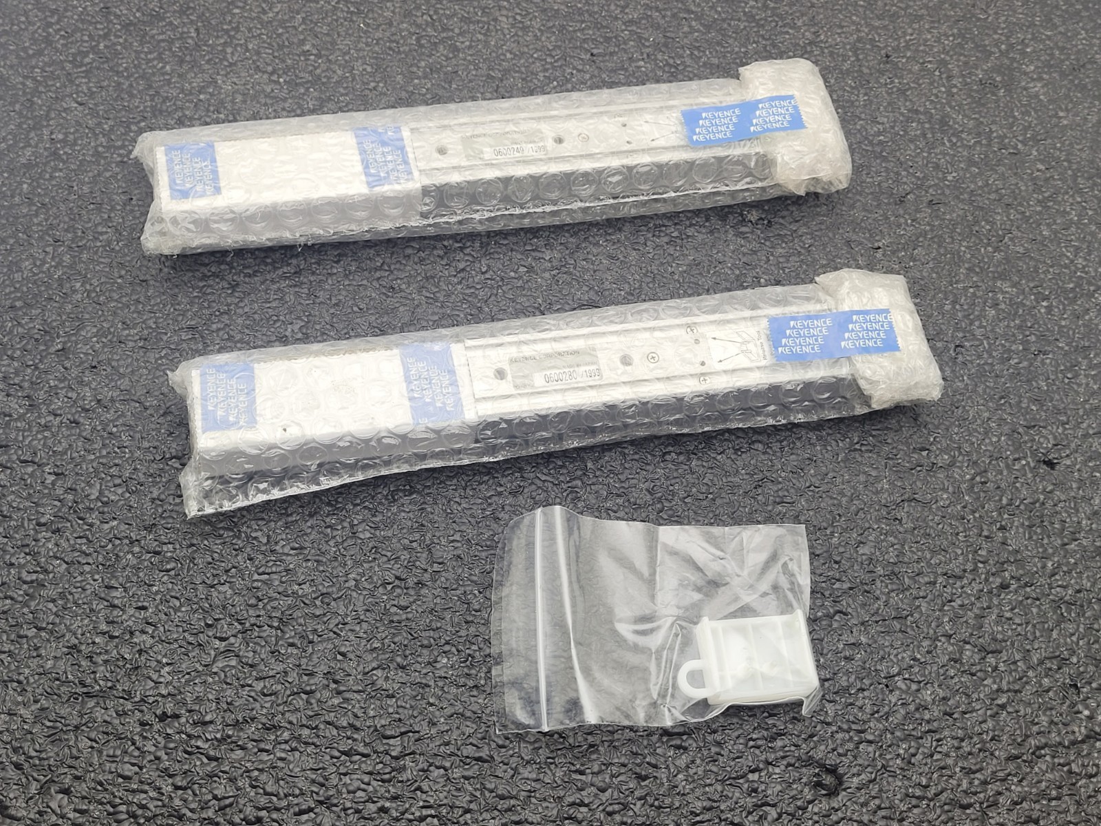 Lot of 3 Keyence Digital RGB Light Safety Curtain Sensor Extender EPJ-V21