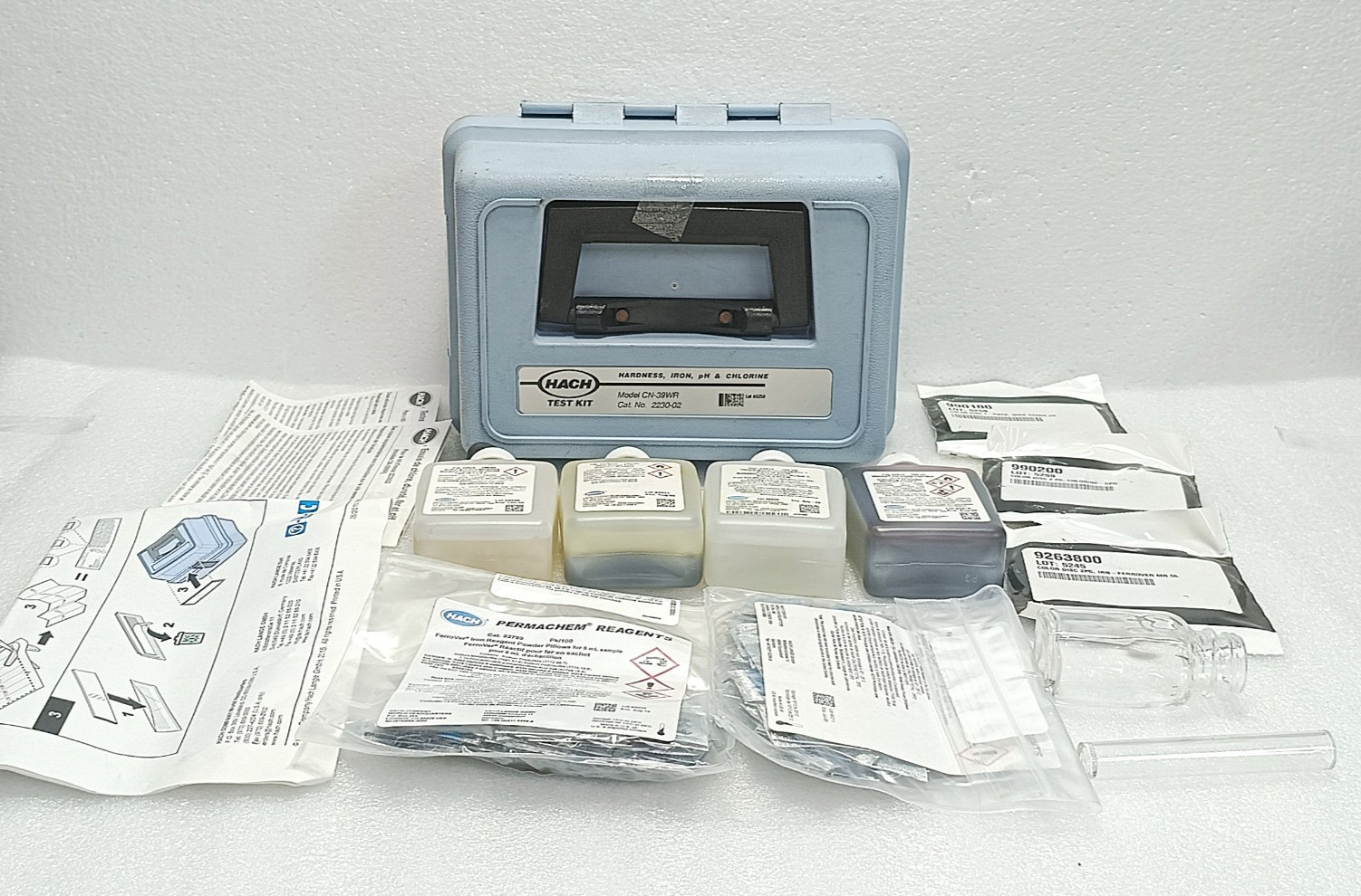 HACH CN-39WR 2230-02 HARDNESS IRON PH CHLORINE TEST KIT MARINE SURPLUS