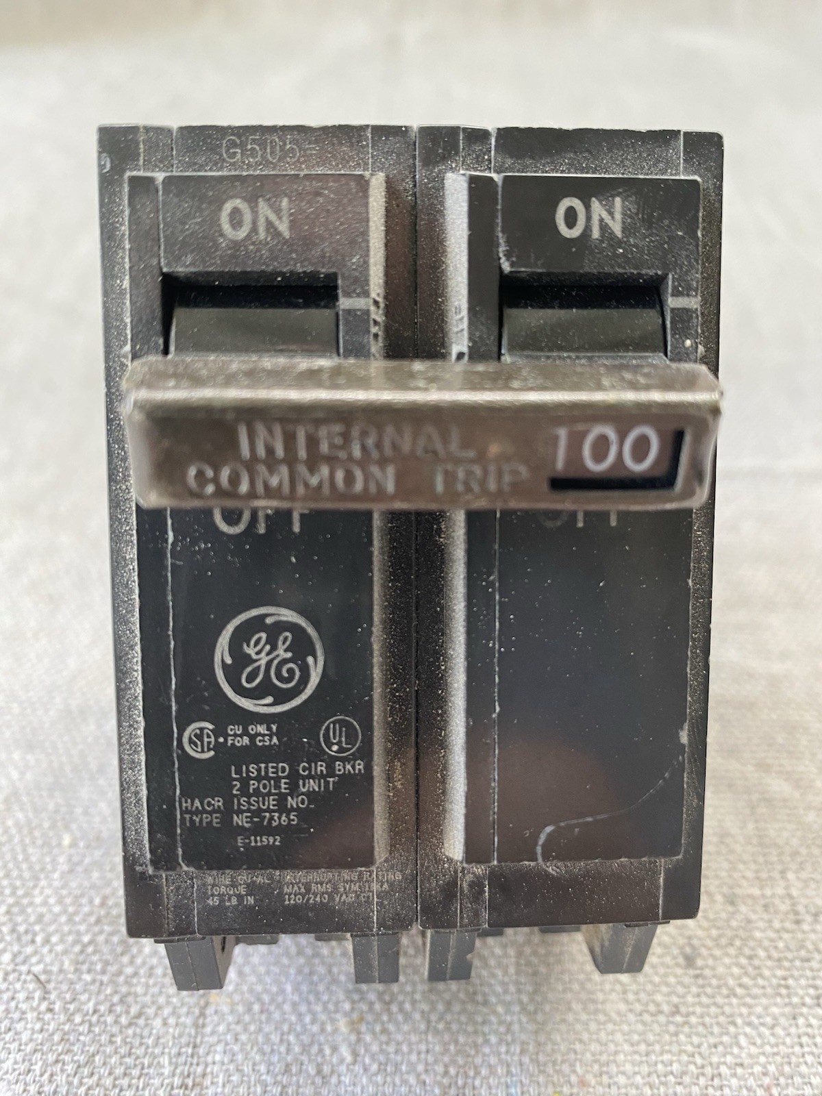 GE THQL21100 100 Amp 120/240 Volts 2 POLE Circuit Breaker Plug-In Works Great