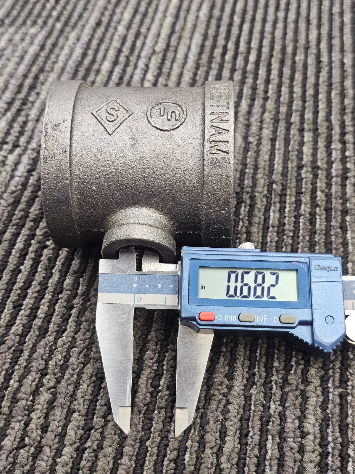 (QTY 2) Reducing Tee, 2″ X 2″ Malleable Iron Made in Vietnam