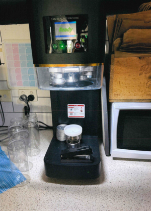 Can sealing machine